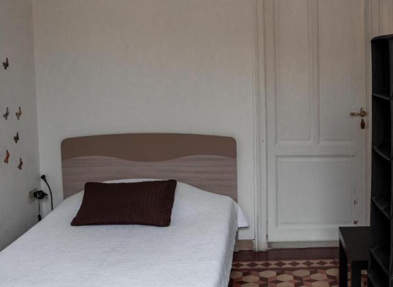 اتاق استاندارد یک تخته با سرویس بهداشتی مشترک, Arena Alfieri B&b
