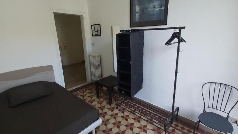 اتاق استاندارد یک تخته با سرویس بهداشتی مشترک, Arena Alfieri B&b