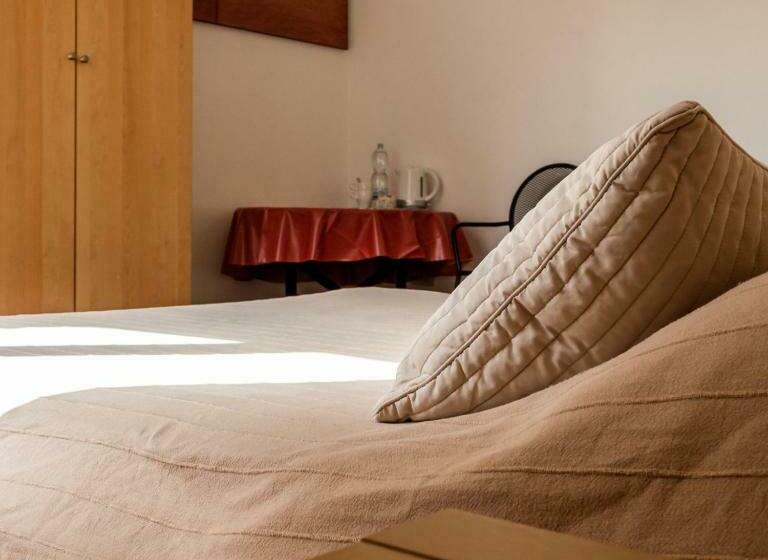 اتاق استاندارد با سرویس بهداشتی مشترک, Arena Alfieri B&b