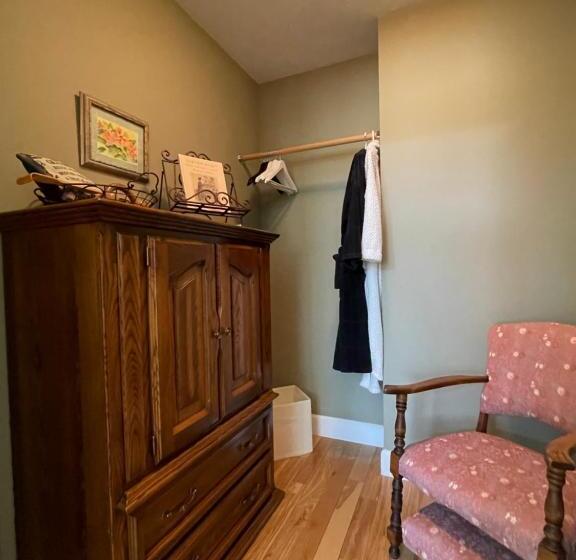 디럭스 룸, Eaglenest Manor Cowichan