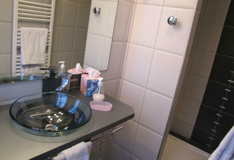 اتاق استاندارد, Chambres D Hôtes Les Muriers