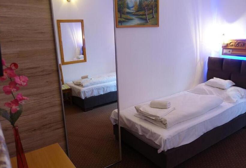 اتاق استاندارد, Fészek Fogadó   Pension Nest