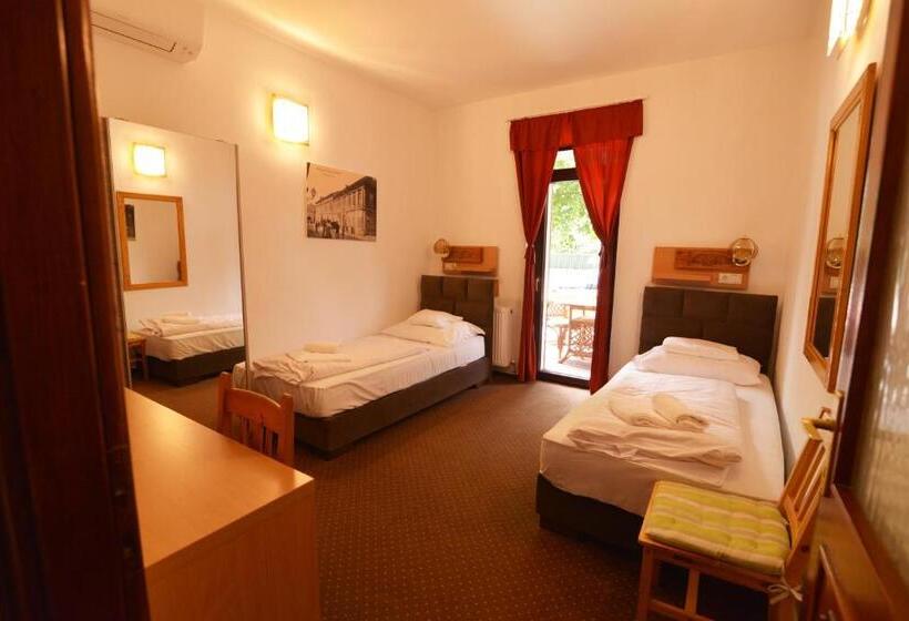 اتاق استاندارد, Fészek Fogadó   Pension Nest