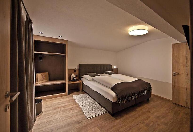 Apartamento Superior 1 Dormitório, Villa Michaela