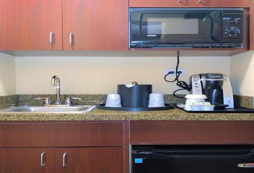 Люкс Кровать Кинг, Holiday Inn Express Fresno Northwest   Herndon, An Ihg