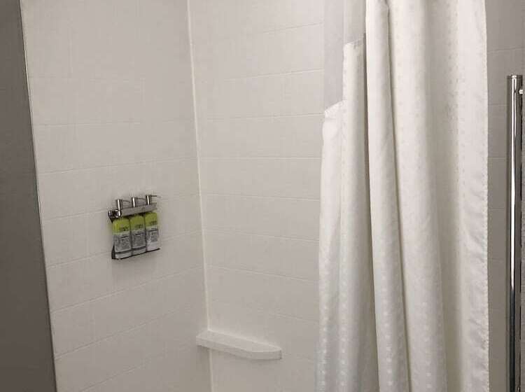 ２ダブルベッドのスタンダードルーム, Holiday Inn Express West Palm Beach Metrocentre, An Ihg