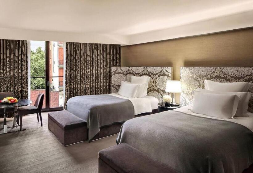Номер Executive, Bulgari Hotel London