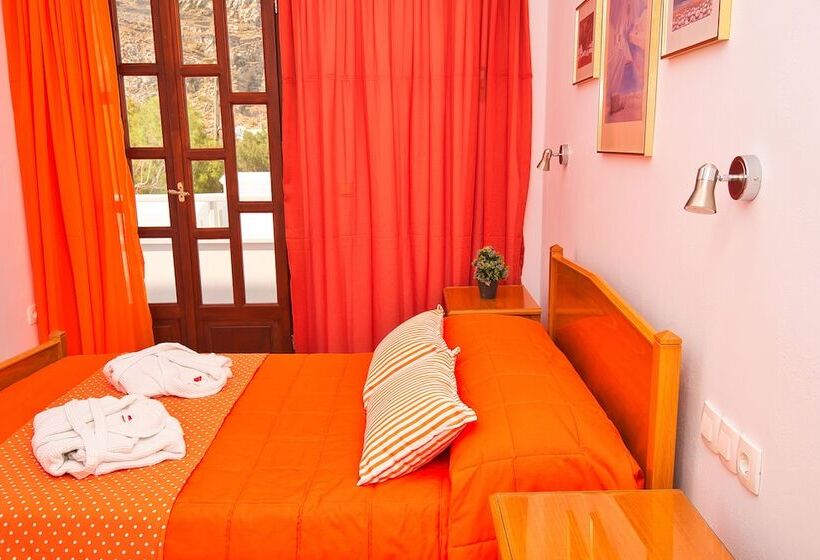 اتاق استاندارد یک نفره, Irini S Rooms