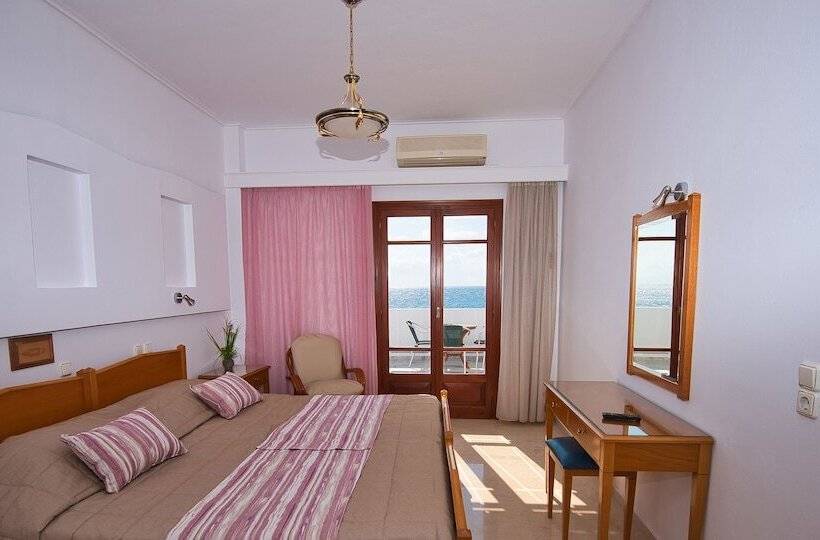 اتاق استاندارد با چشم‌انداز دریا, Irini S Rooms