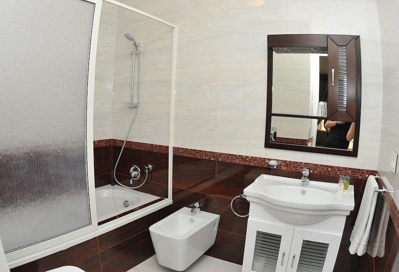 اتاق اجرایی یک تخته, Monoberge Byblos