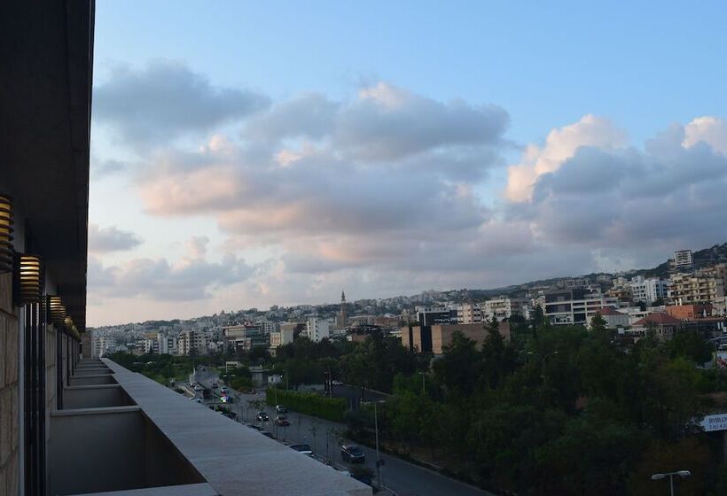 اتاق اجرایی یک تخته, Monoberge Byblos