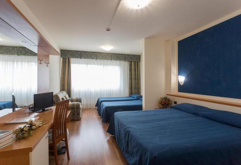 Четырехместный Номер Стандарт, Airmotel