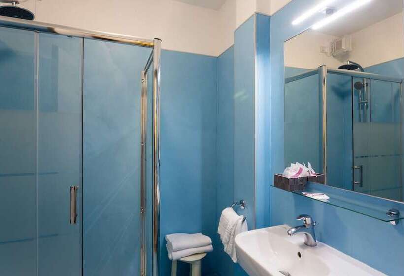 Четырехместный Номер Стандарт, Airmotel