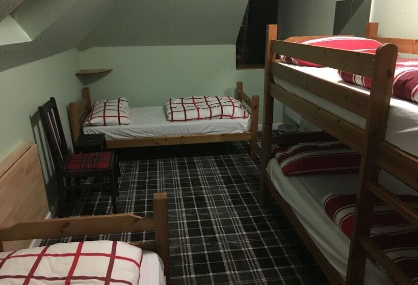 Quarto Quádruplo Estandar, Chase The Wild Goose, By Fort William