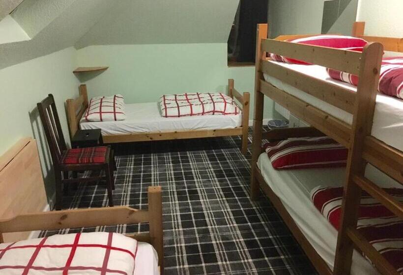 Quarto Superior Quádruplo, Chase The Wild Goose, By Fort William