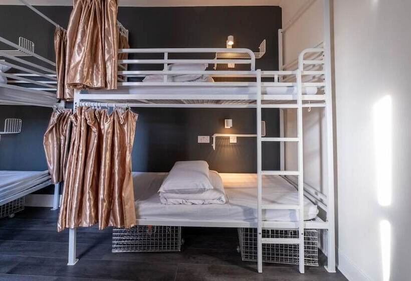共用房间的床, Book A Bed Hostels