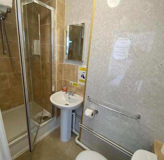 Номер Стандарт, Carlton Court Hotel Eastbourne