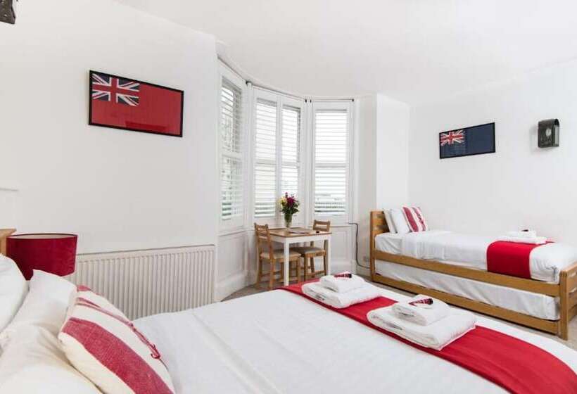 Номер Стандарт Трехместный, Hamptons Brighton