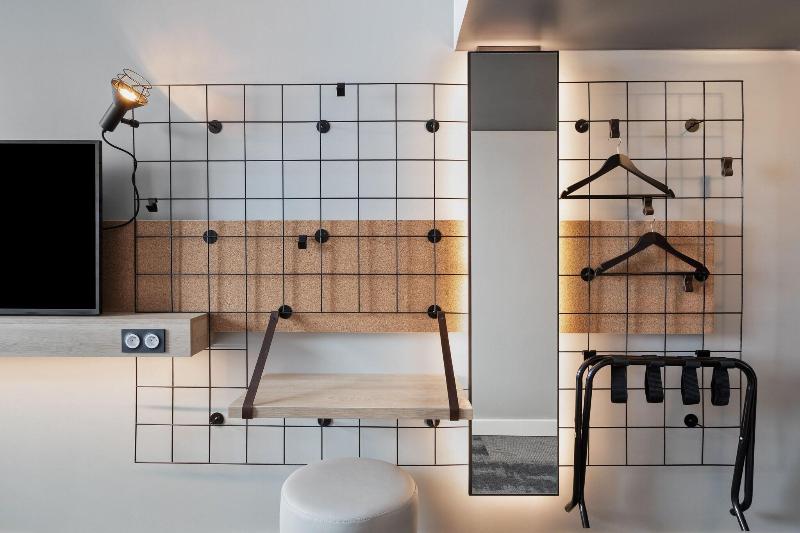 Номер Стандарт, Moxy Amiens