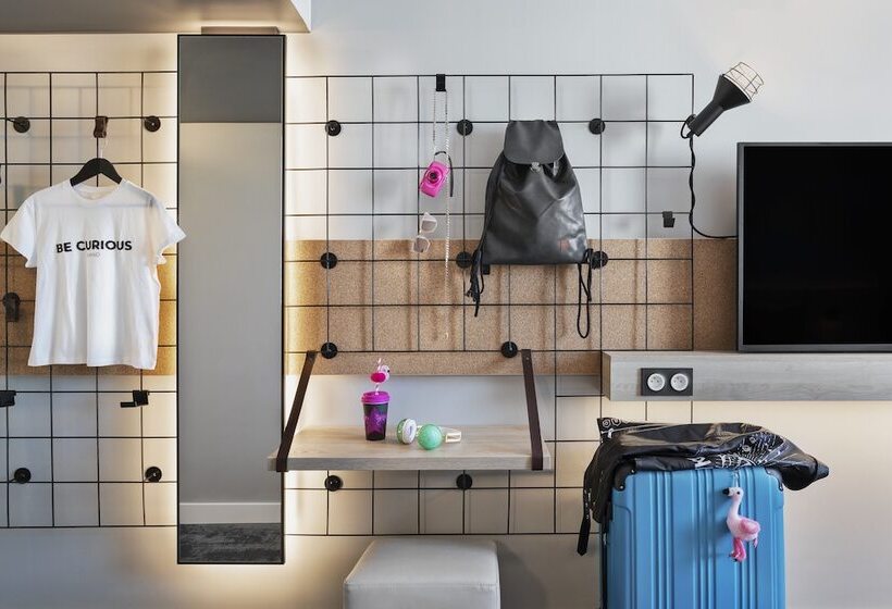 Номер Стандарт, Moxy Amiens