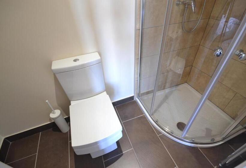 Апартаменты 1 Спальня, Premier Lodge Central