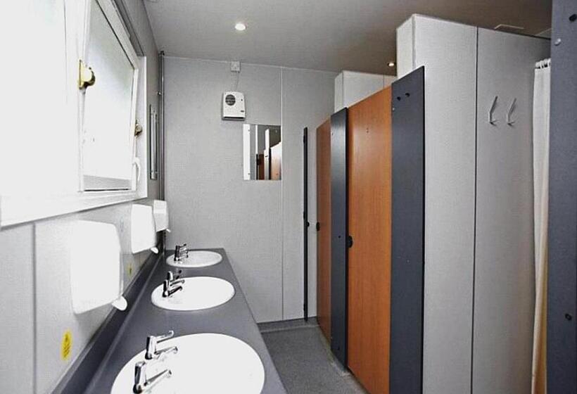 اتاق استاندارد چهارنفره با سرویس بهداشتی مشترک, Inveraray Hostel