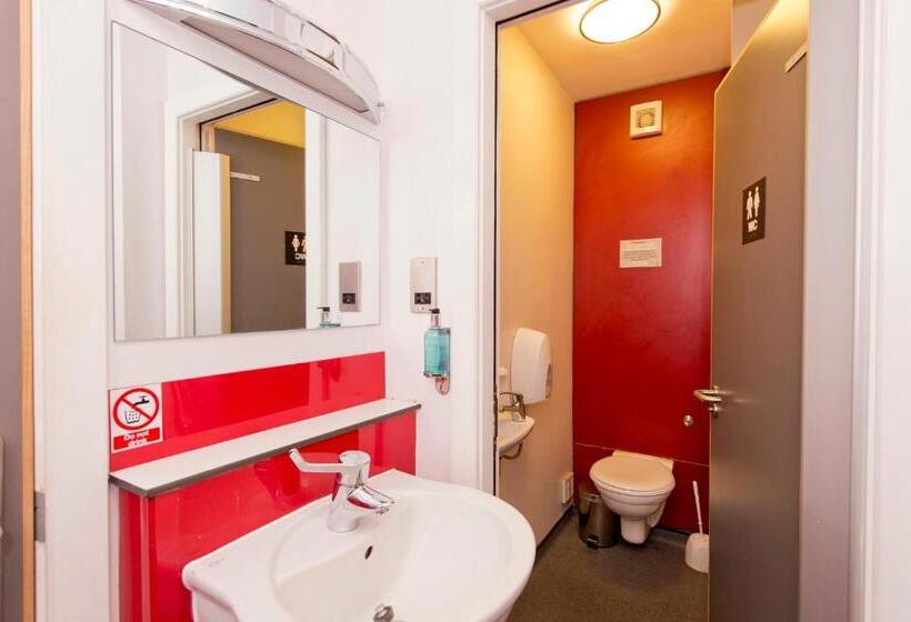 Четырехместный Номер Стандарт, Yha Manchester