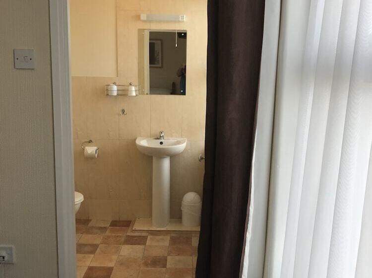 اتاق استاندارد, Trevellis Bed And Breakfast