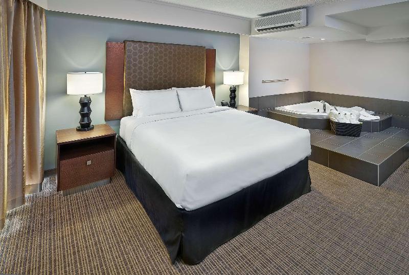 Номер Стандарт, Holiday Inn Express Hotel & Suites Hinton, An Ihg