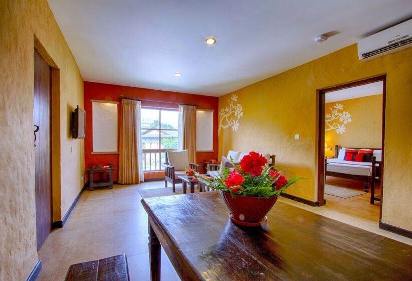 سوئیت کلاسیک, Temple Tree Resort & Spa
