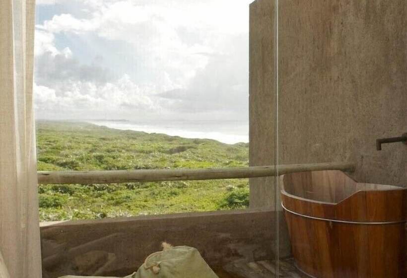 스위트, Kenoa Exclusive Beach Spa & Resort