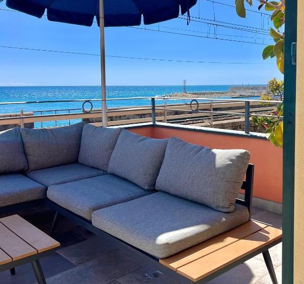 اتاق استاندارد چهار تخته با چشم‌انداز دریا, Acqua Di Mare