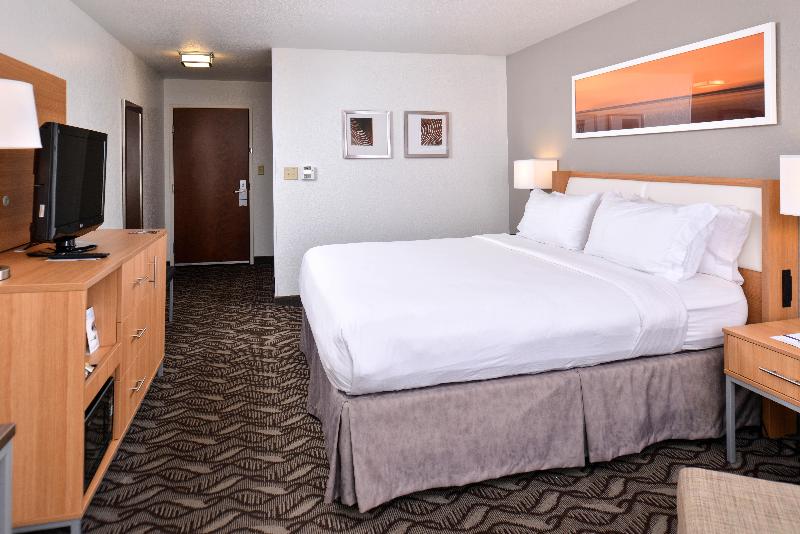 带大床的标准间, Holiday Inn Express Hotel & Suites Lonoke I 40, An Ihg