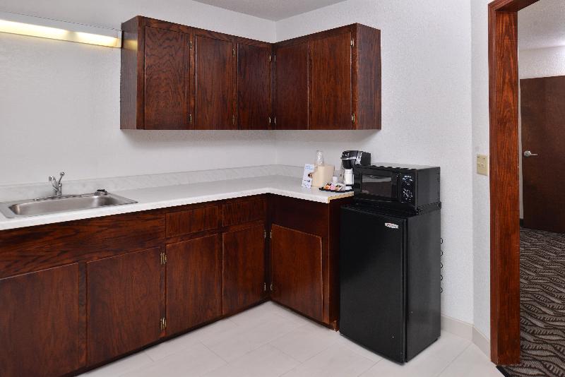 Люкс Кровать Кинг, Holiday Inn Express Hotel & Suites Lonoke I 40, An Ihg