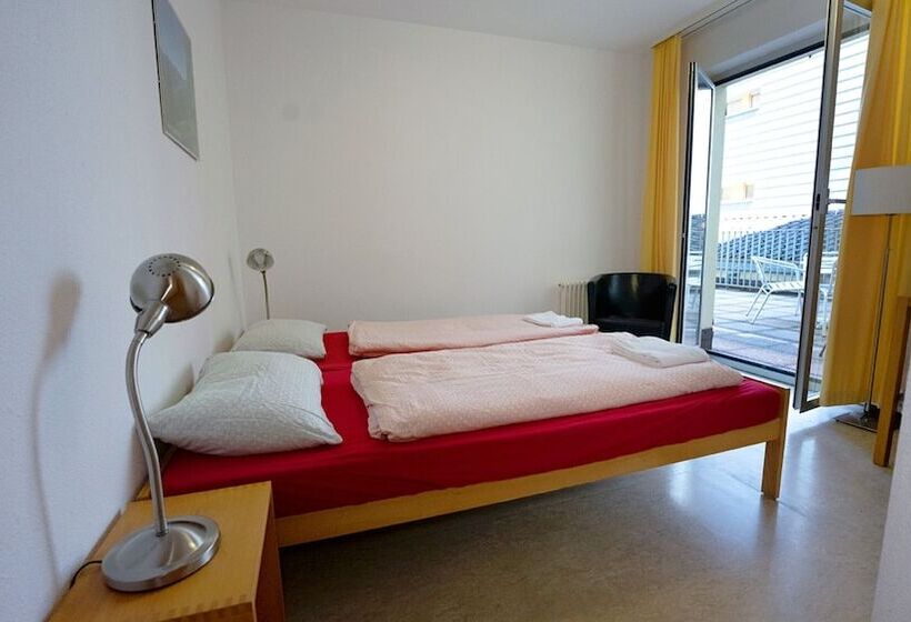 اتاق استاندارد یک نفره, Locarno Youth Hostel
