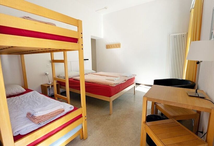 اتاق استاندارد چهار تخته, Locarno Youth Hostel