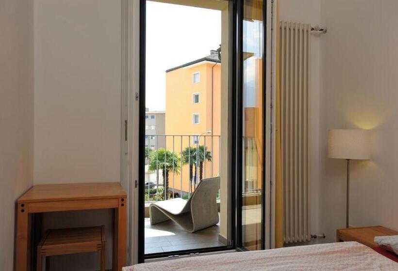 スタンダードシングルルーム, Locarno Youth Hostel