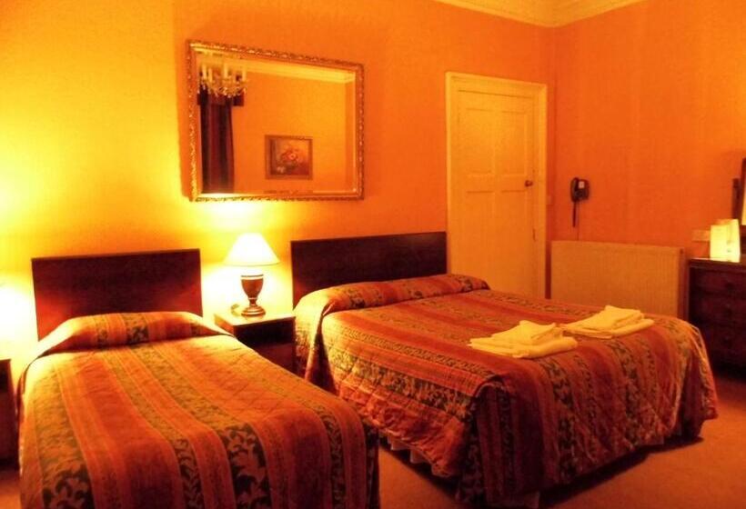Номер Стандарт Трехместный, Averon Guest House