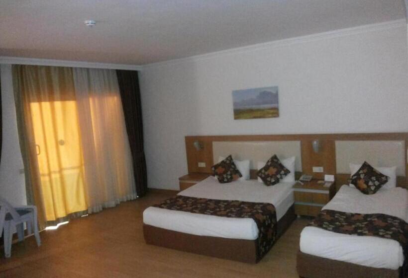Quarto Triplo Estandar, Cenger Beach Resort Spa  All Inclusive