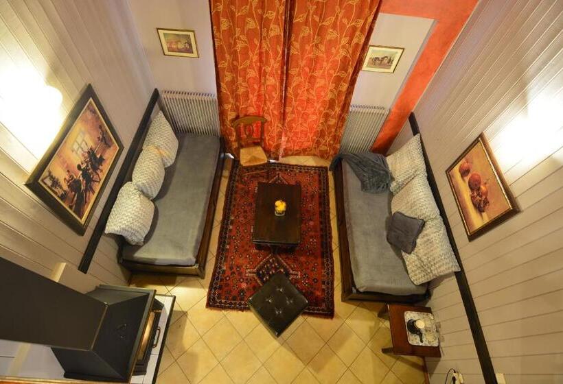 سوئیت پنت هاوس, Aphrodite's Inn Kalavrita