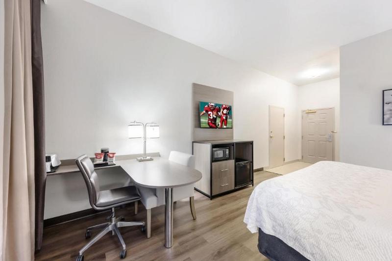 스위트, Holiday Inn Express & Suites   Dickinson, An Ihg
