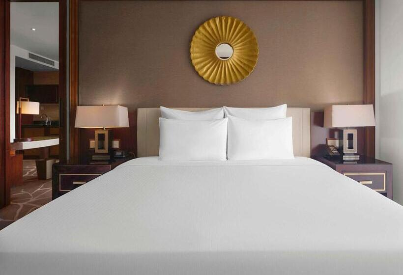 سوئیت اجرایی با تخت کینگ, Pullman Haikou