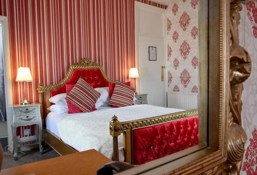 اتاق سوپریور, The Hotel Commodore