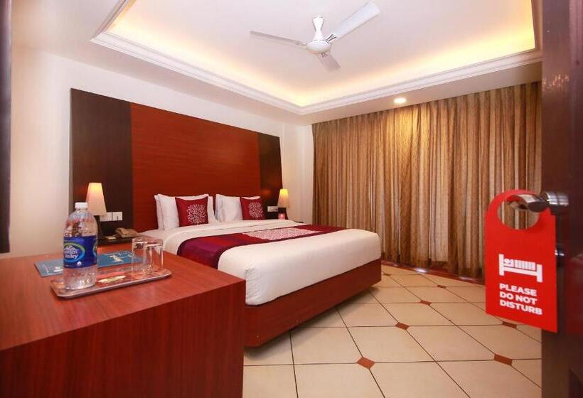 Номер Deluxe, Emarald Suites