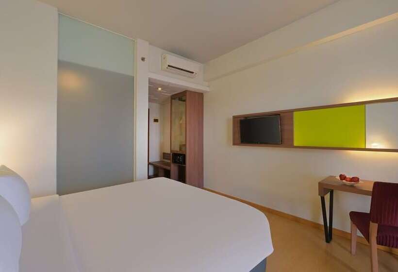 デラックスルーム, Quest Hotel Simpang Lima   Semarang By Aston