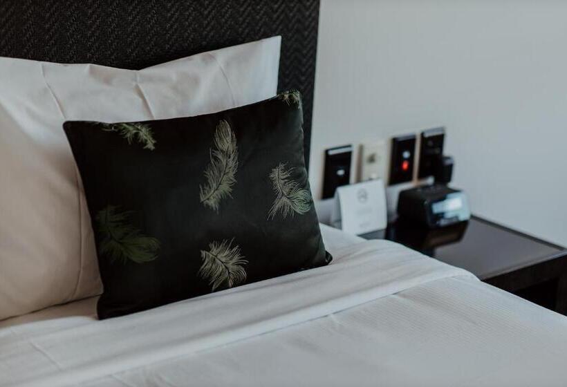 스탠다드 스튜디오, Quest Napier Serviced Apartments