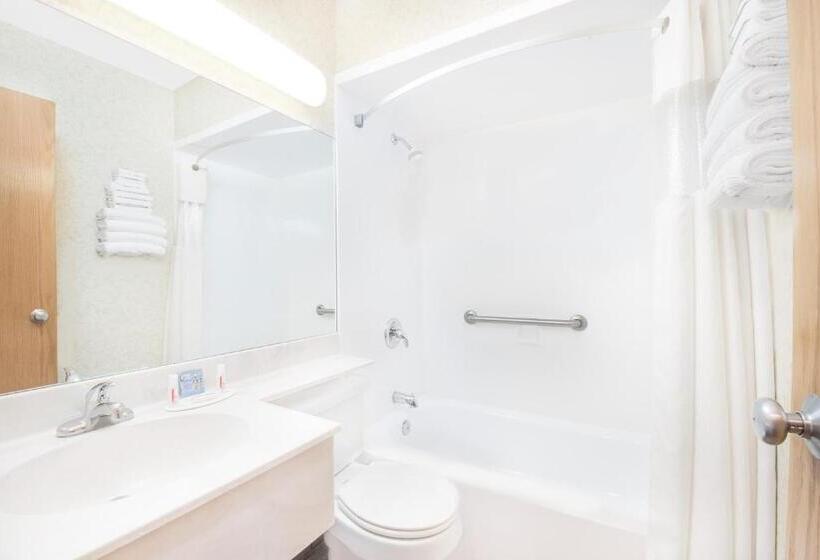스위트 킹사이즈 침대, Days Inn By Wyndham West Rapid City
