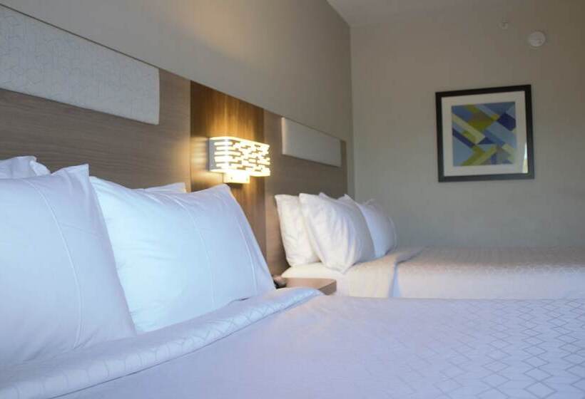 Номер Стандарт 2 Двуспальные Кровати, Holiday Inn Express Hotel & Suites Hope Mills Fayetteville Airport, An Ihg