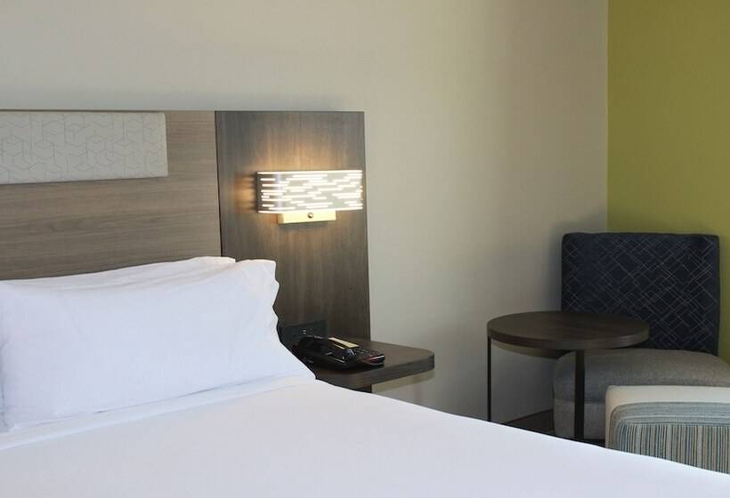 Люкс Адаптированный для Инвалидов, Holiday Inn Express Hotel & Suites Hope Mills Fayetteville Airport, An Ihg
