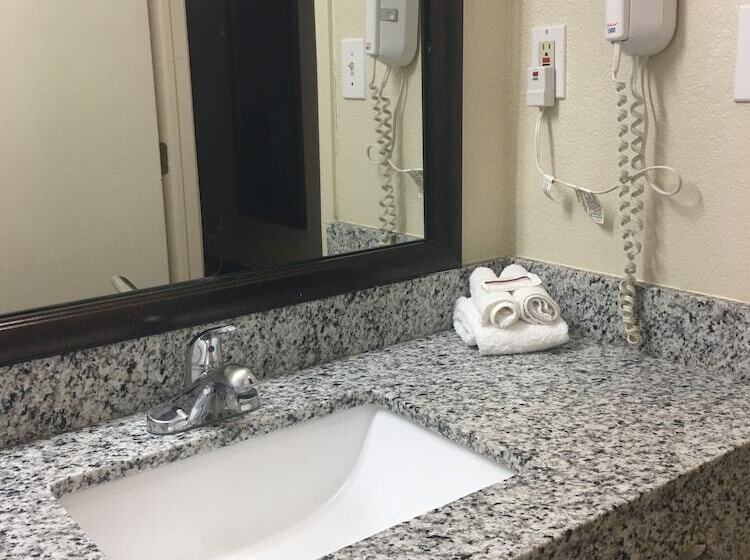 Номер Superior Адаптированный для Инвалидов, Red Roof Inn Fort Worth   Saginaw